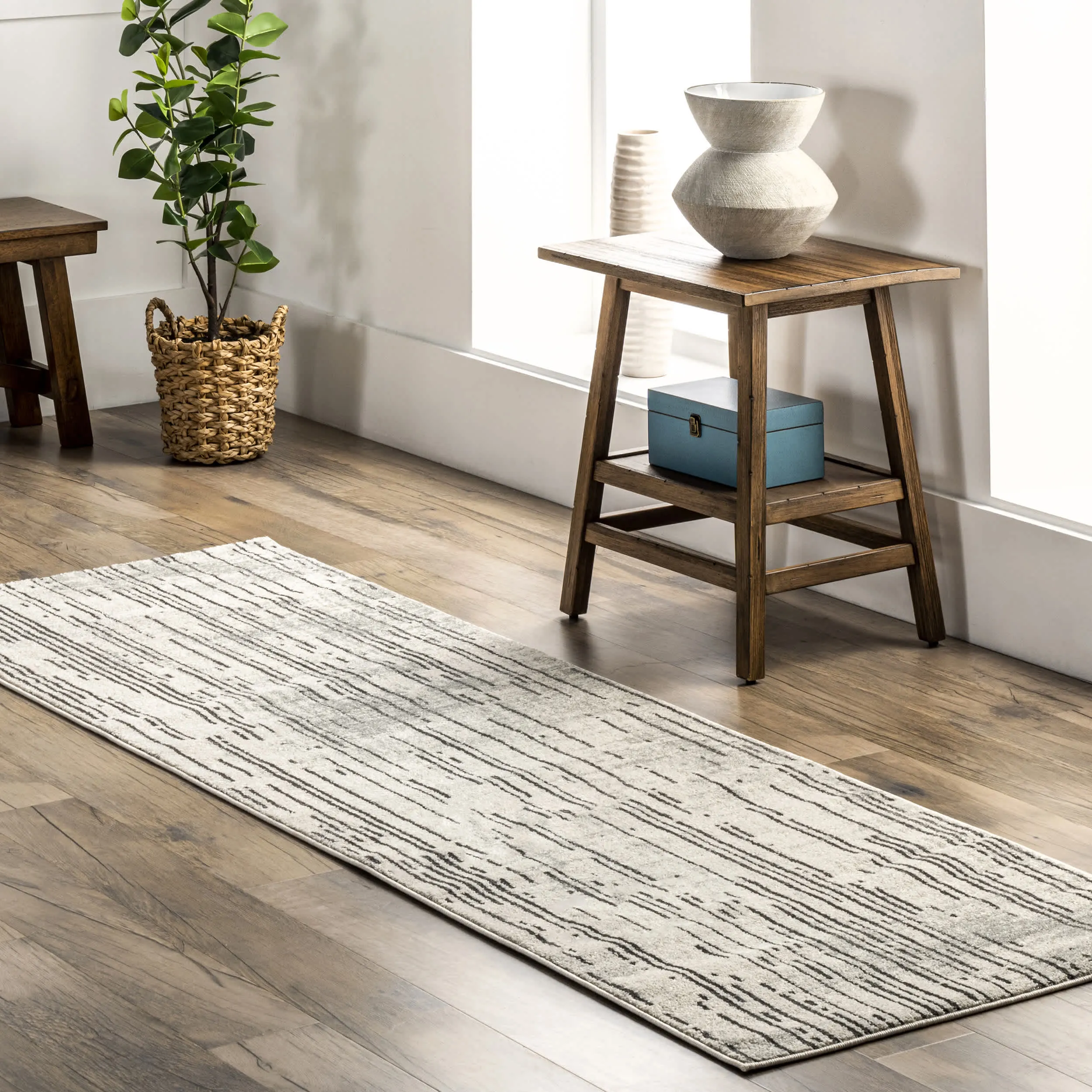 Maddie Contemporary Stripes Area Rug